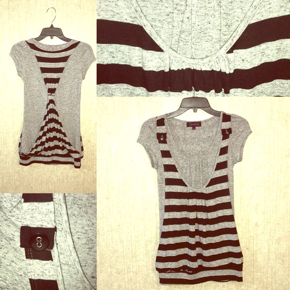 🪴3/$25 Gray and Black Striped Tee
